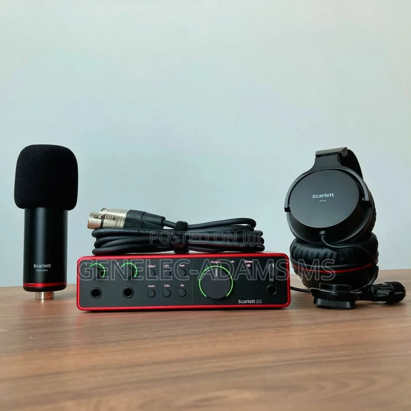 Focusrite Scarlet 2i2 Bundle 4th Generation